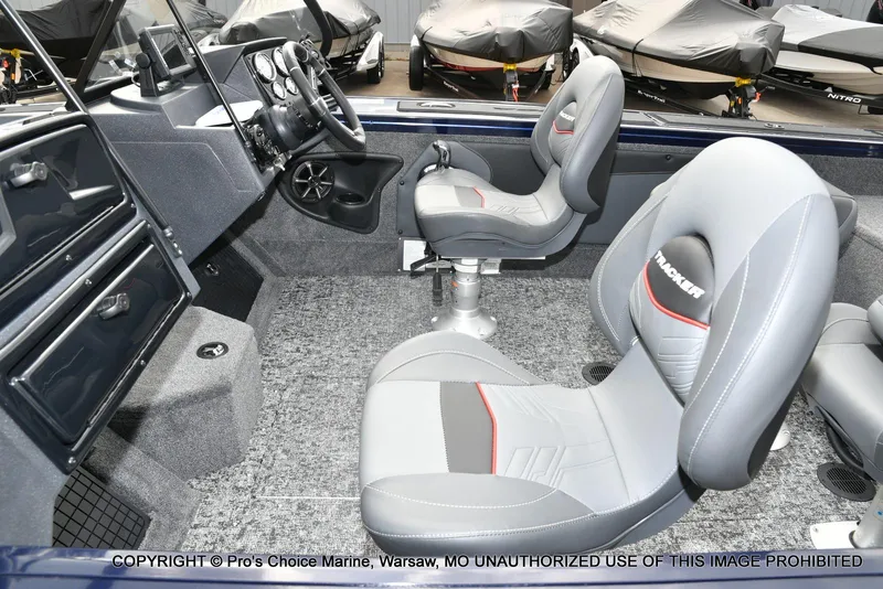 Slide: The Image of Tracker Targa V-19 Walk-Thru w/225HP Pro-XS 2025 - 33