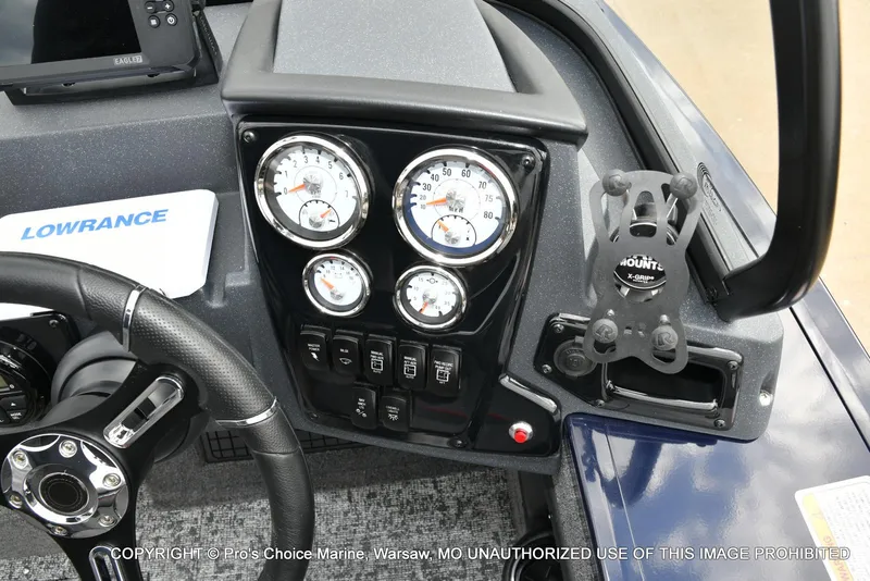 Slide: The Image of Tracker Targa V-19 Walk-Thru w/225HP Pro-XS 2025 - 38