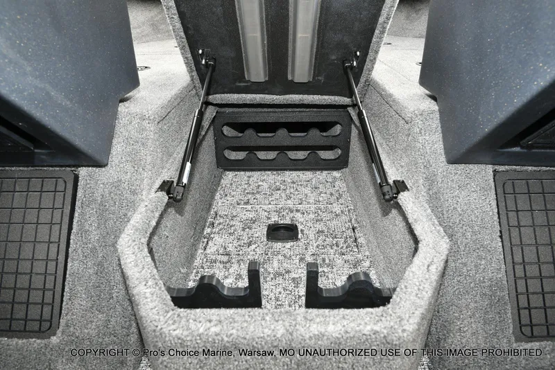 Slide: The Image of Tracker Targa V-19 Walk-Thru w/225HP Pro-XS 2025 - 53