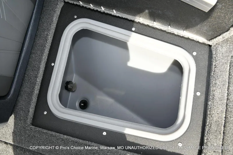 Slide: The Image of Tracker Targa V-19 Walk-Thru w/225HP Pro-XS 2025 - 55