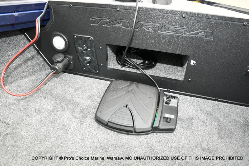 Slide: The Image of Tracker Targa V-19 Walk-Thru w/225HP Pro-XS 2025 - 64