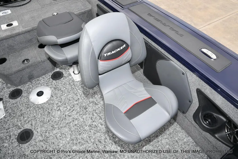 Slide: The Image of Tracker Targa V-19 Walk-Thru w/225HP Pro-XS 2025 - 67