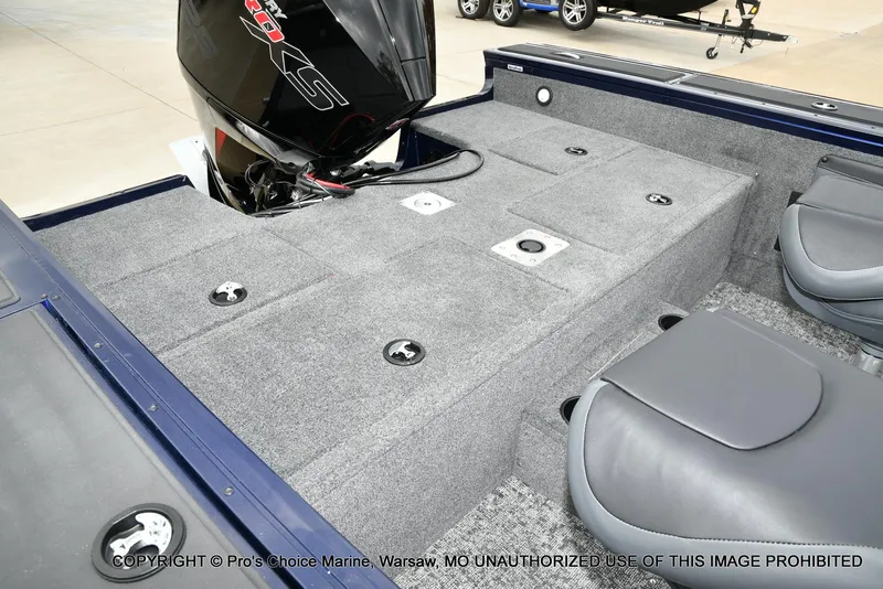 Slide: The Image of Tracker Targa V-19 Walk-Thru w/225HP Pro-XS 2025 - 7