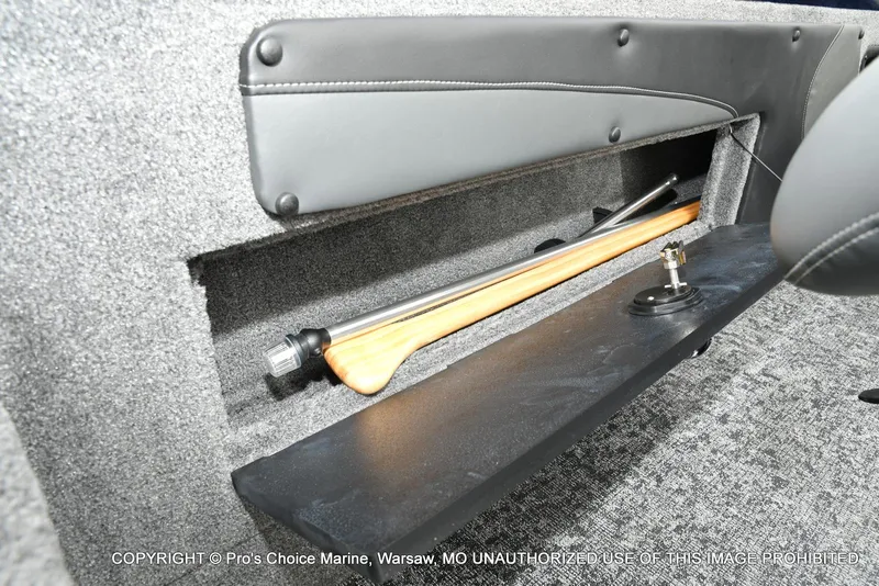 Slide: The Image of Tracker Targa V-19 Walk-Thru w/225HP Pro-XS 2025 - 72