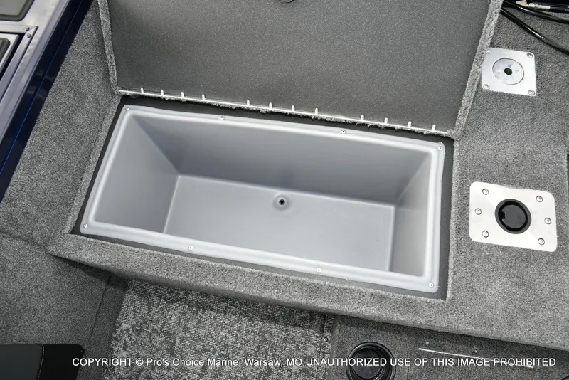 Slide: The Image of Tracker Targa V-19 Walk-Thru w/225HP Pro-XS 2025 - 75