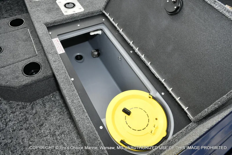 Slide: The Image of Tracker Targa V-19 Walk-Thru w/225HP Pro-XS 2025 - 78