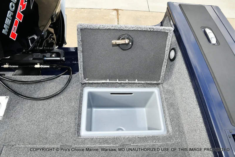 Slide: The Image of Tracker Targa V-19 Walk-Thru w/225HP Pro-XS 2025 - 79