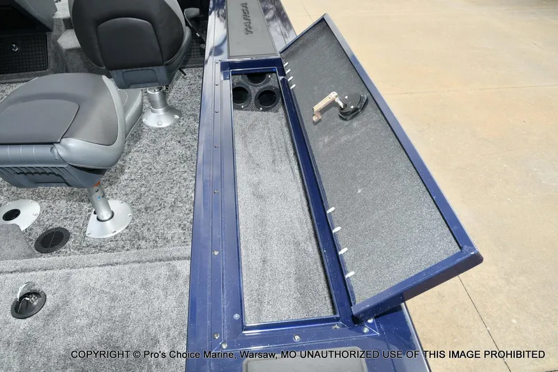 Slide: The Image of Tracker Targa V-19 Walk-Thru w/225HP Pro-XS 2025 - 83