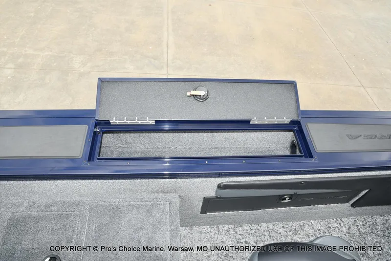 Slide: The Image of Tracker Targa V-19 Walk-Thru w/225HP Pro-XS 2025 - 85