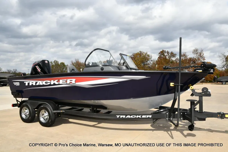Slide: The Image of Tracker Targa V-19 Walk-Thru w/225HP Pro-XS 2025 - 93