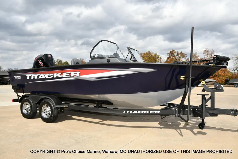 Slide: The Image of Tracker Targa V-19 Walk-Thru w/225HP Pro-XS 2025 - 94