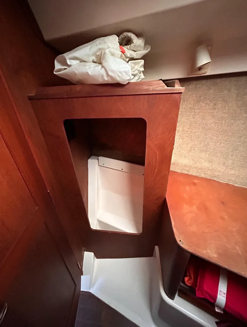 Slide: The Image of Hunter 34 1983 - 50