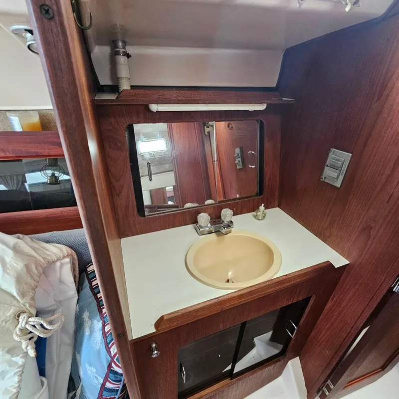 Slide: The Image of Hunter 34 1983 - 58