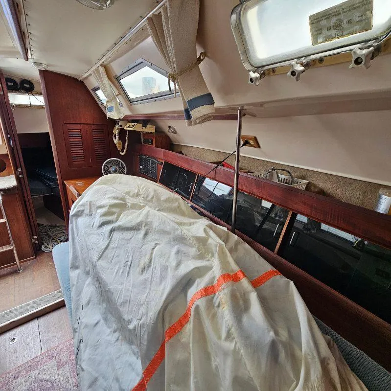 Slide: The Image of Hunter 34 1983 - 60