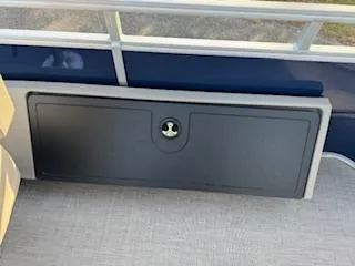 Slide: The Image of Sun Tracker Fishin' Barge 22 XP3 2025 - 83