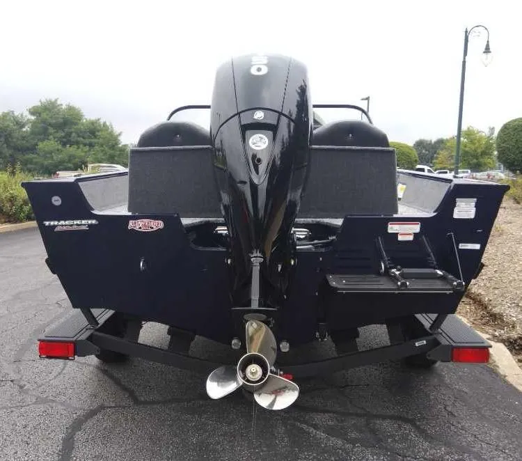 Slide: The Image of Tracker Pro Guide V-175 WT 2025 - 94