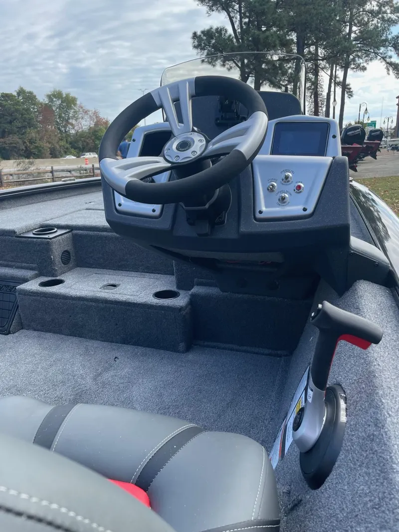 Slide: The Image of Tracker Pro Team 195 Tournament Edition 2025 - 84