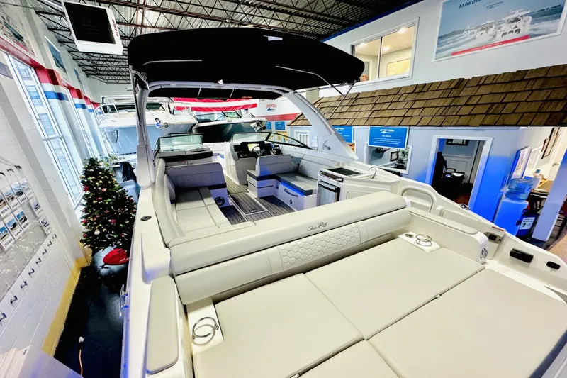 Slide: The Image of Sea Ray SDX 290 Outboard 2025 - 10