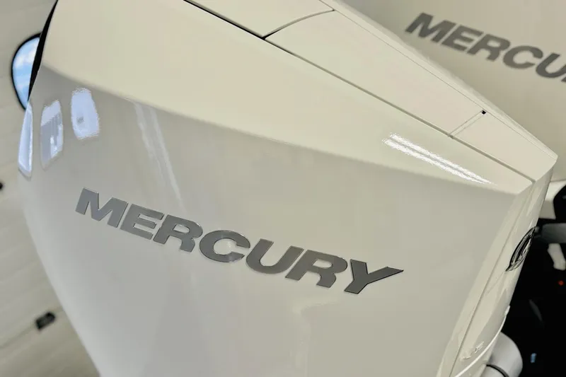 Slide: The Image of Sea Ray SDX 290 Outboard 2025 - 12