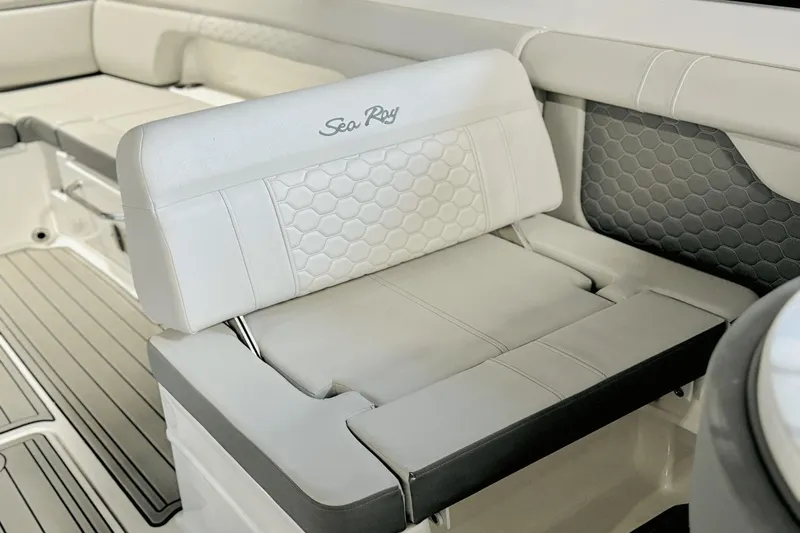 Slide: The Image of Sea Ray SDX 290 Outboard 2025 - 25