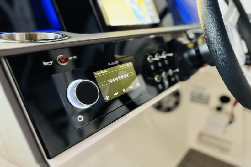 Slide: The Image of Sea Ray SDX 290 Outboard 2025 - 28