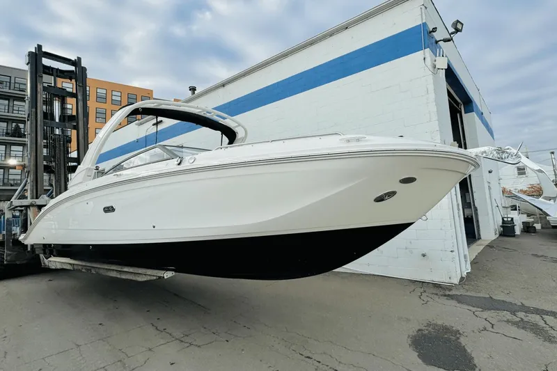 Slide: The Image of Sea Ray SDX 290 Outboard 2025 - 5