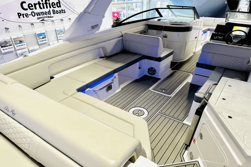 Slide: The Image of Sea Ray SDX 290 Outboard 2025 - 8