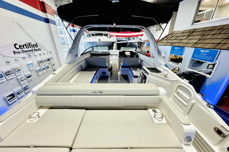 Slide: The Image of Sea Ray SDX 290 Outboard 2025 - 9