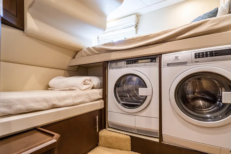 Slide: The Image of Marquis 72 - Maya - Private Stateroom with Washer/Dryer - 42