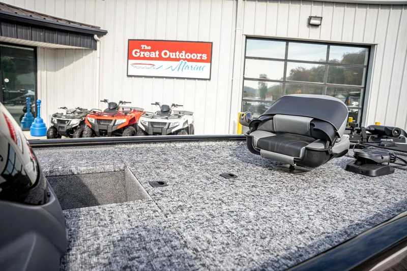 Slide: The Image of 2025 Bass Tracker Pro Team 170 boat at The Great Outdoors Marine dealership. - 8