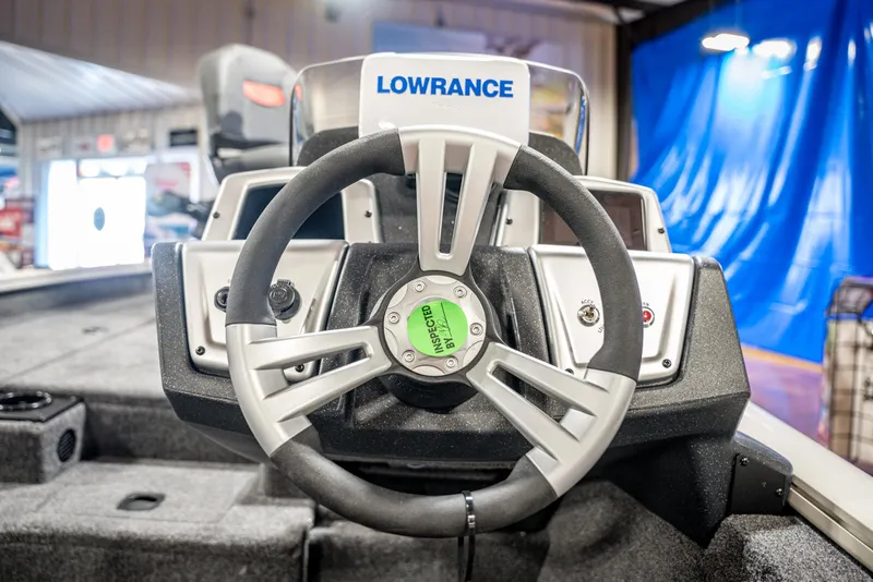 Slide: The Image of 2025 Bass Tracker PRO TEAM 190 steering wheel with Lowrance system. - 15