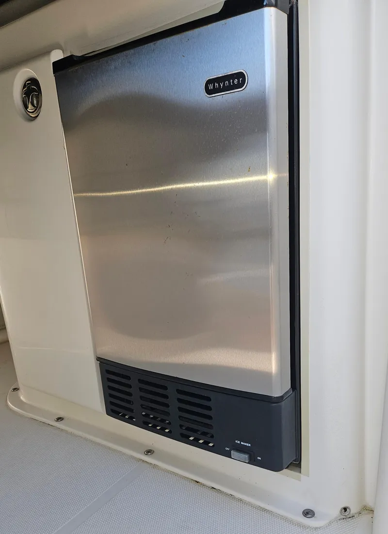 Slide: The Image of Bridge Wetbar icemaker - 36