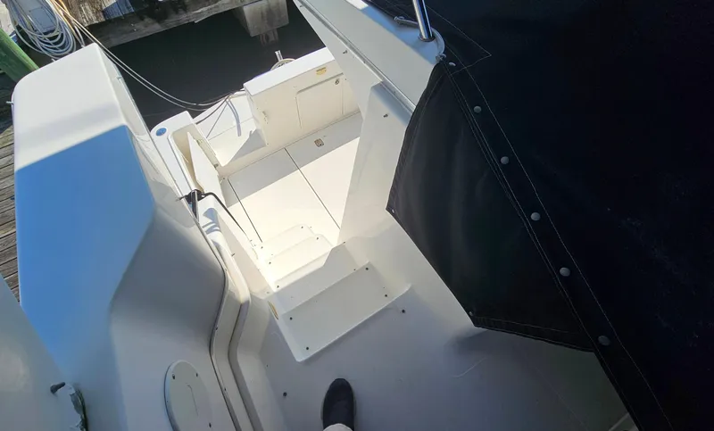 Slide: The Image of View to Cockpit from Flybridge - 44