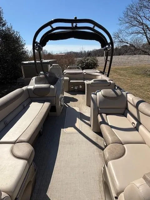 Slide: The Image of Avalon 2385 Catalina 2020 - 11