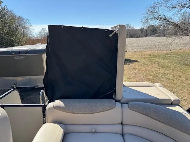 Slide: The Image of Avalon 2385 Catalina 2020 - 14