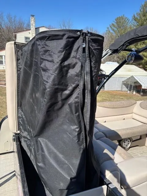 Slide: The Image of Avalon 2385 Catalina 2020 - 15