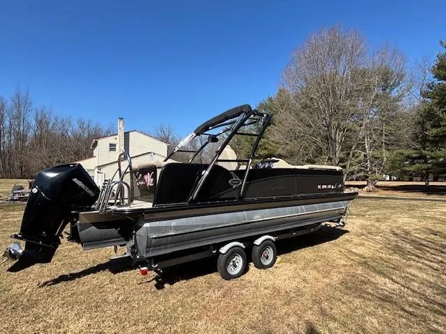 Slide: The Image of Avalon 2385 Catalina 2020 - 3