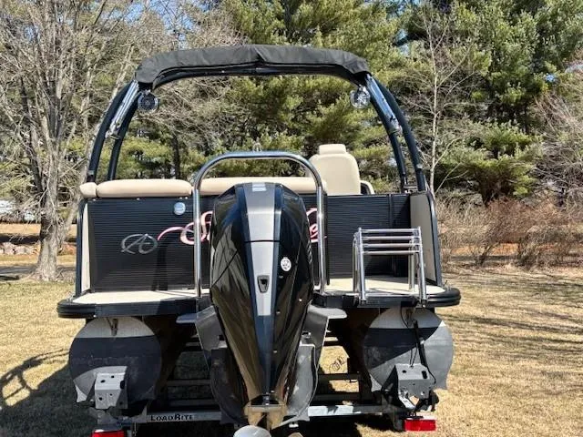 Slide: The Image of Avalon 2385 Catalina 2020 - 7