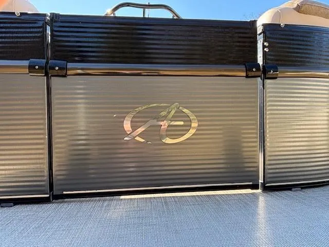 Slide: The Image of Avalon 2385 Catalina 2020 - 9