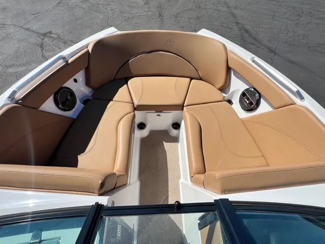 Slide: The Image of MasterCraft XT22 2021 - 15