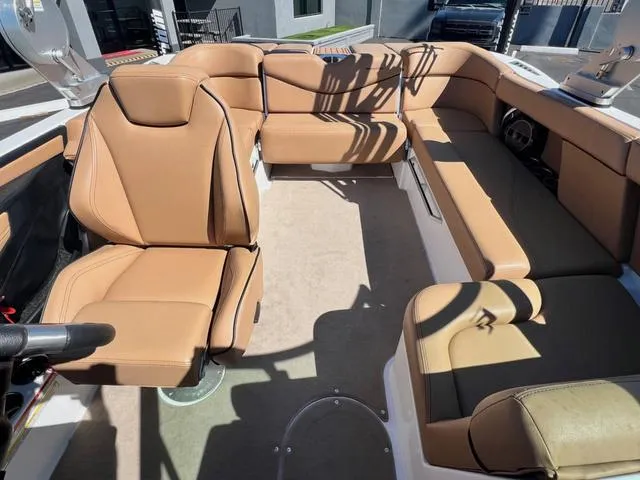 Slide: The Image of MasterCraft XT22 2021 - 16