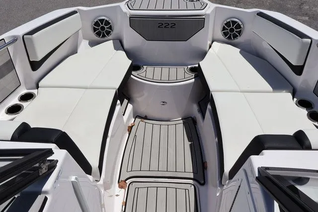 Slide: The Image of Yamaha 222SE 2025 - 12