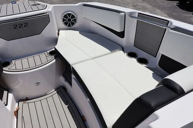 Slide: The Image of Yamaha 222SE 2025 - 13