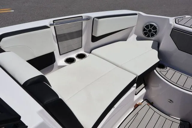 Slide: The Image of Yamaha 222SE 2025 - 14