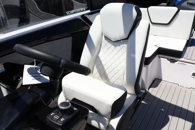 Slide: The Image of Yamaha 222SE 2025 - 17