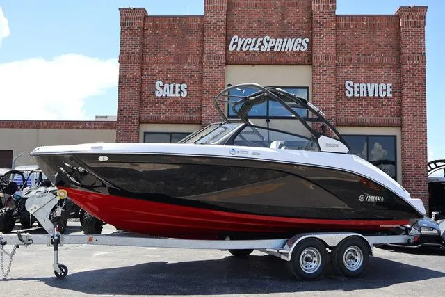 Slide: The Image of Yamaha 222SE 2025 - 2