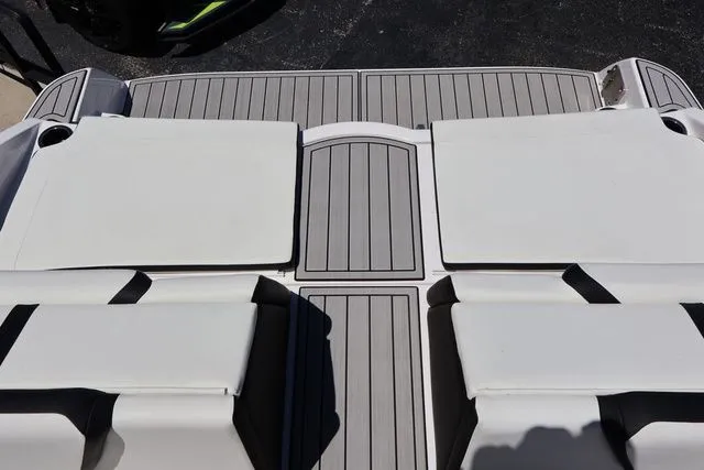 Slide: The Image of Yamaha 222SE 2025 - 23