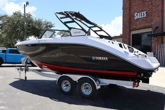 Slide: The Image of Yamaha 222SE 2025 - 4