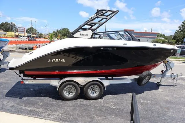 Slide: The Image of Yamaha 222SE 2025 - 7