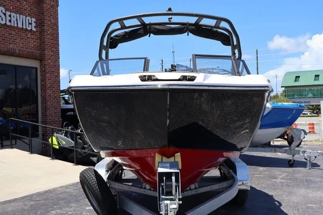 Slide: The Image of Yamaha 222SE 2025 - 9